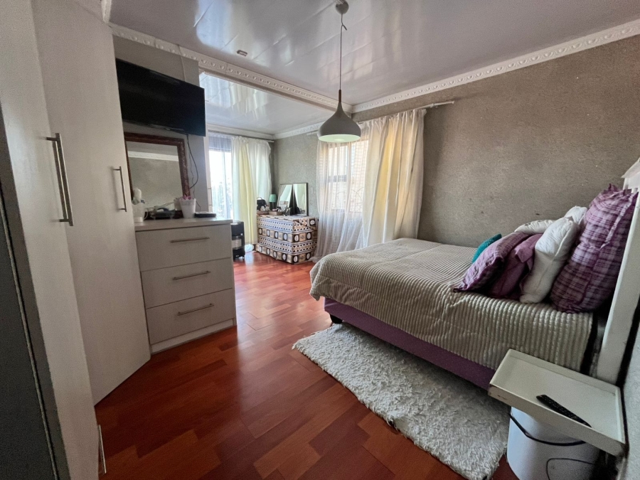 5 Bedroom Property for Sale in Mdantsane Eastern Cape